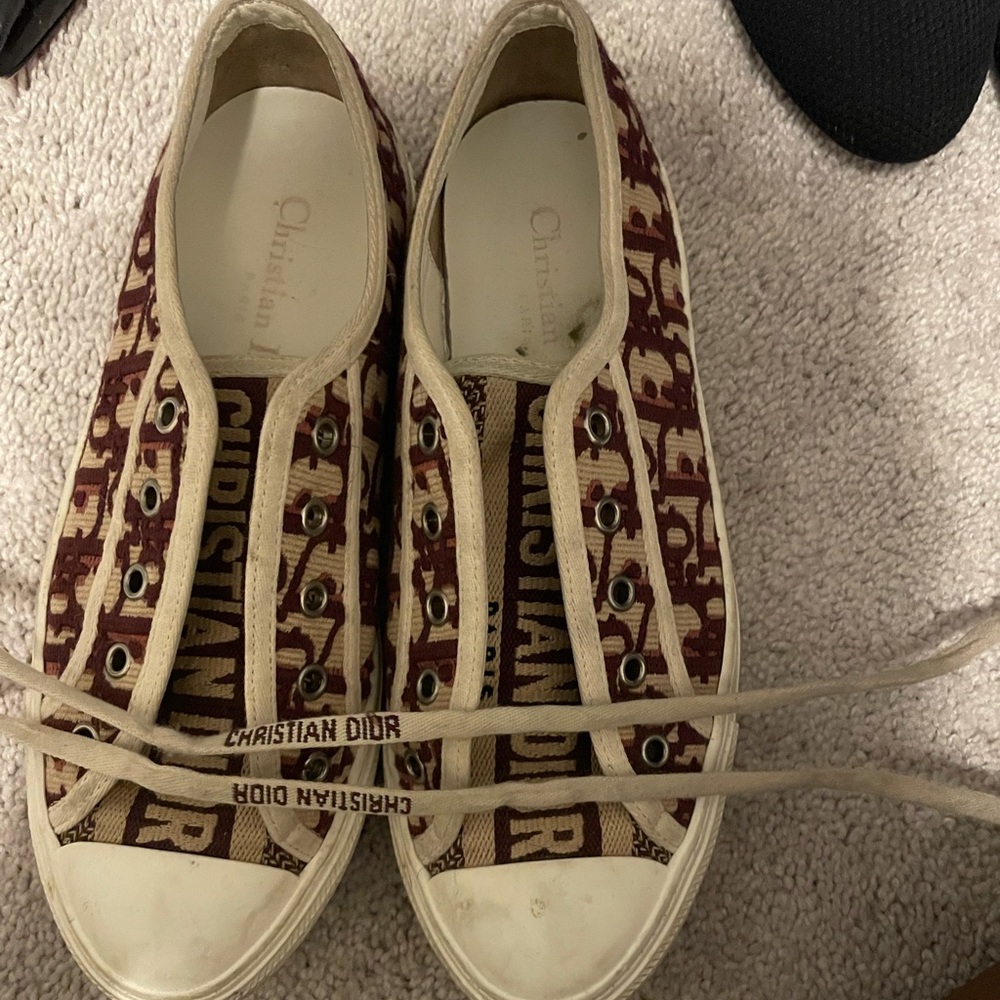 Burgundy & tan in good condition